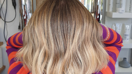 CUARZO Peluqueria - Donostia - Experto Balayage y #1 en GOA Organics