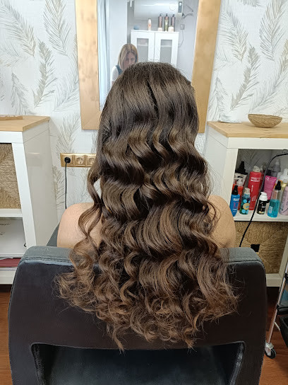 PELUQUERÍA Y ESTÉTICA LUISA MOLINA